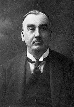 J. Meade Falkner (um 1915)